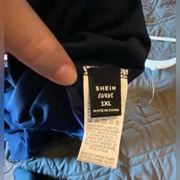 Navy blue top - Picture 5 of 5